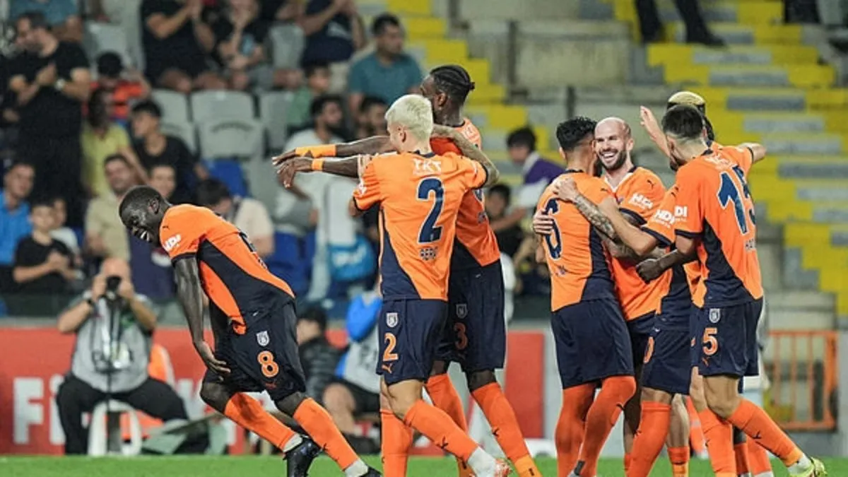 Başakşehir’in rakibi St. Patrick’s 2-0 yenerek Konferans Ligi biletini aldı