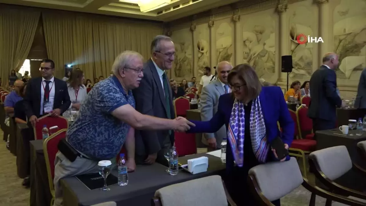 Fatma Şahin’in Espirili Açılışı