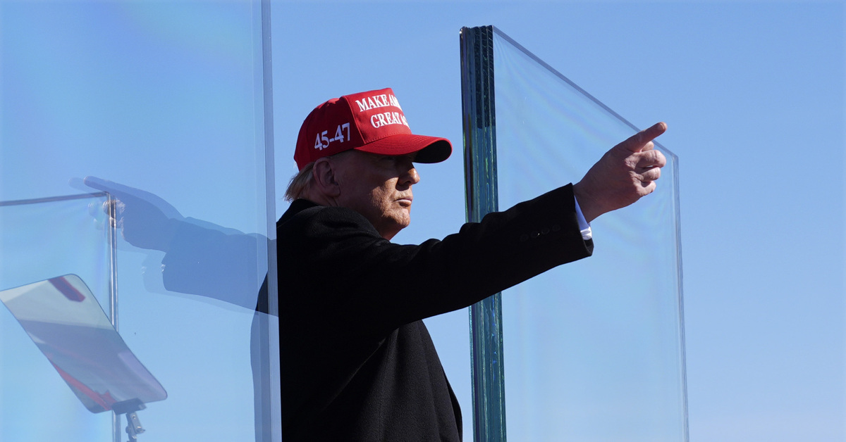 Donald Trump 2020 seçimlerine ilişkin konuştu: “Beyaz Saray’dan ayrılmamalıydım”