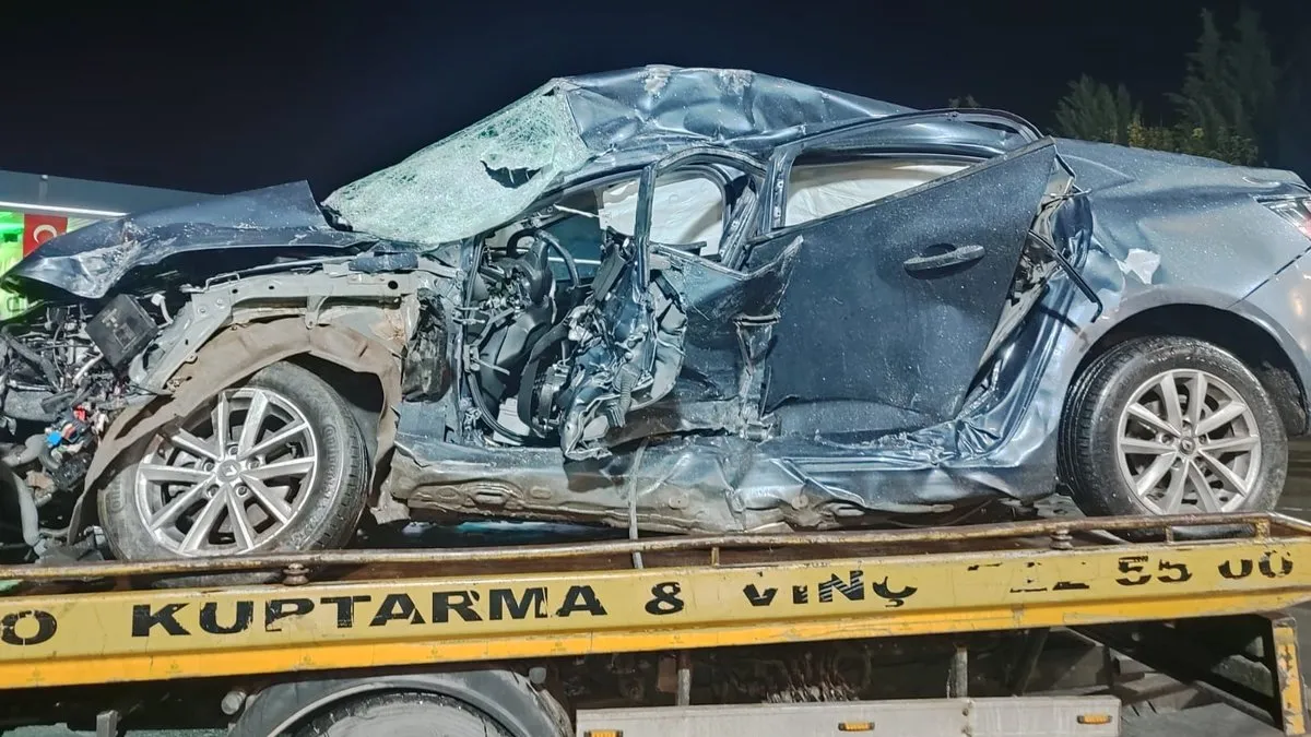 Serik’te feci kaza: Otobüsle otomobil çarpıştı: 1 ölü