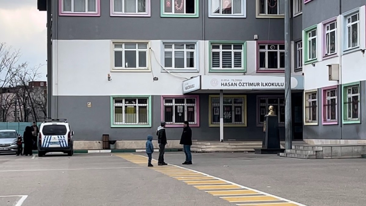 Bursa’da doğum günü sürprizi hastanede bitti: 14 öğrenci zehirlendi