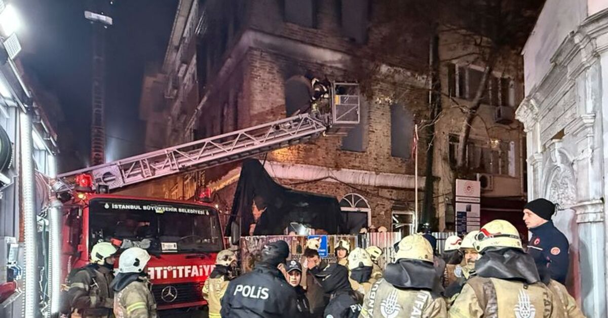 Restore edilen Mühürdar Karakolu yandı! Can kaybı var!