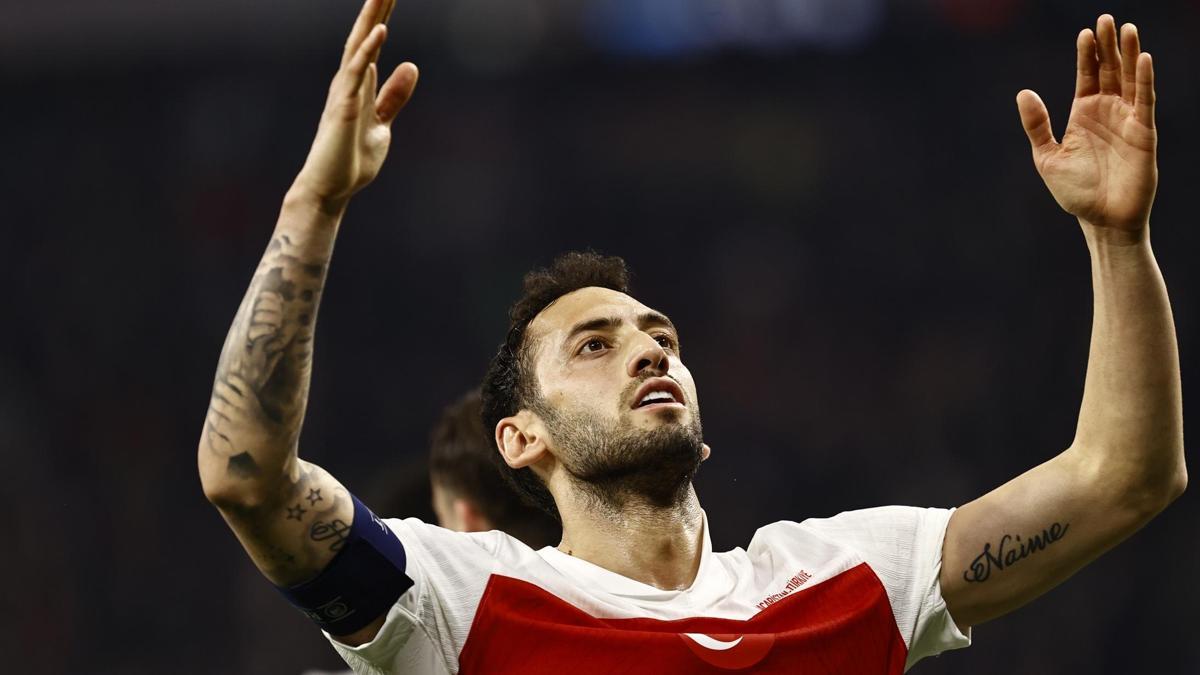 Hakan Çalhanoğlu, A Milli Takım’ın en golcü 4. oyuncusu oldu